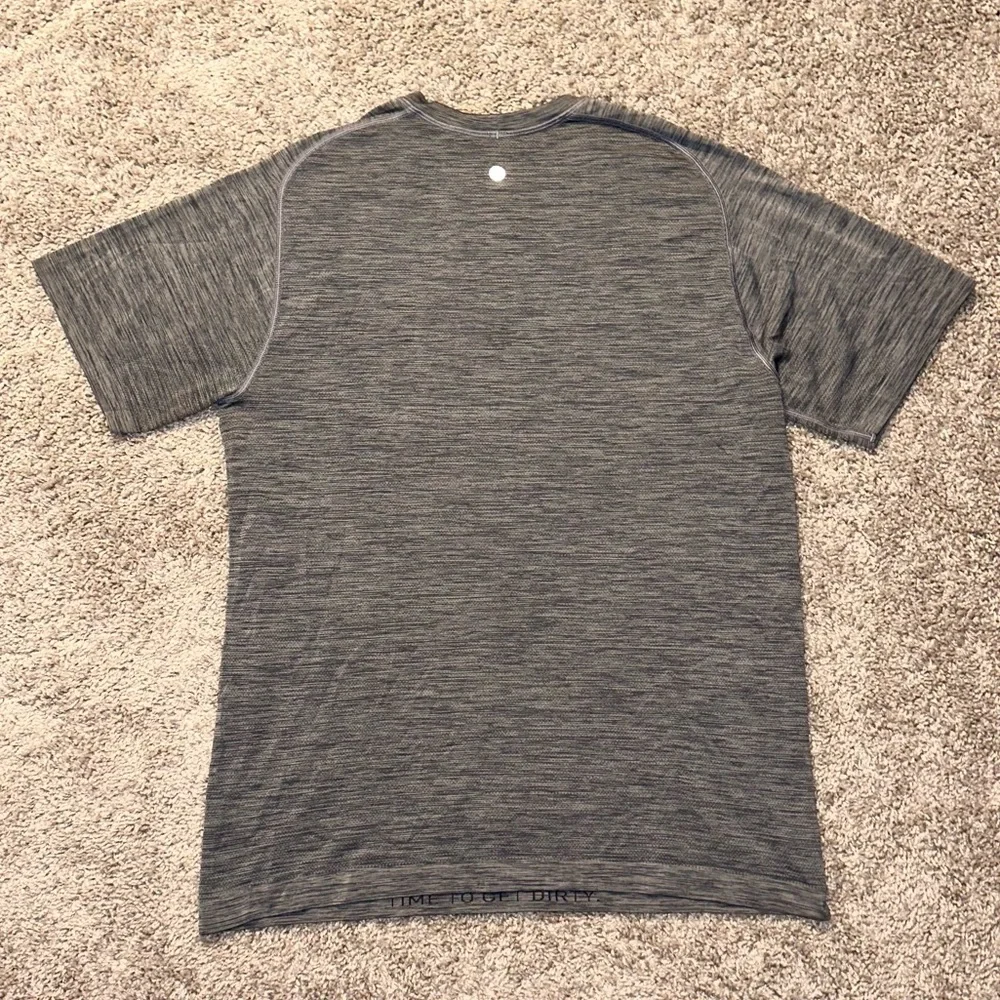 LIKE NEW Lululemon Men’s Metal Vent Tech Short Sleeve Athletic Shirt_2